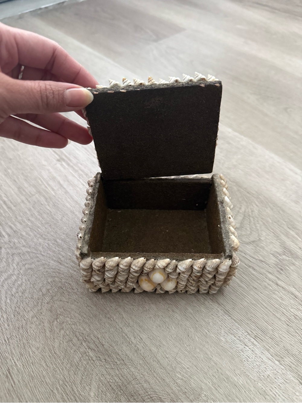 Vintage Rectangle Shell Box - Picture 3 of 3